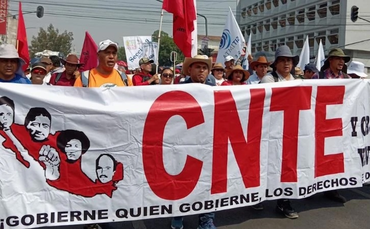 CNTE inicia paro nacional de 72 horas y se instala en el Zócalo ...